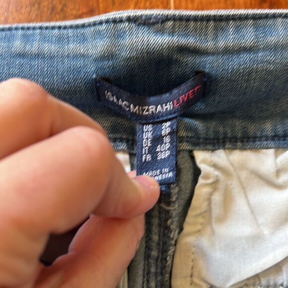 Issac Mizrahi Lives Light Blue Washed Denim Jeans - Picture 3 of 8